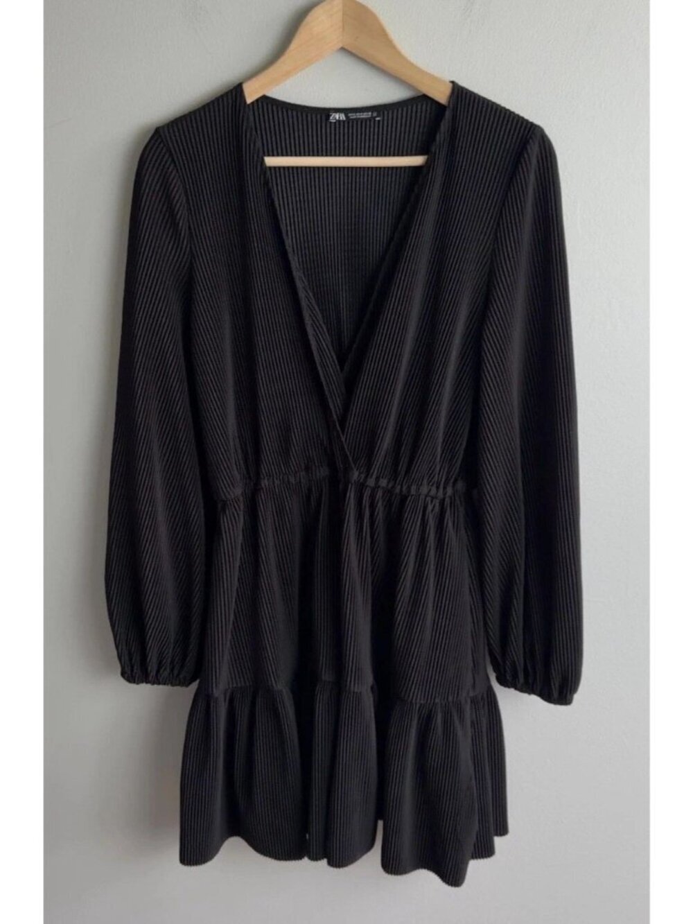 Zara Black Pleated Mini Dress Long Sleeve Wrap Front Size Small Women’s